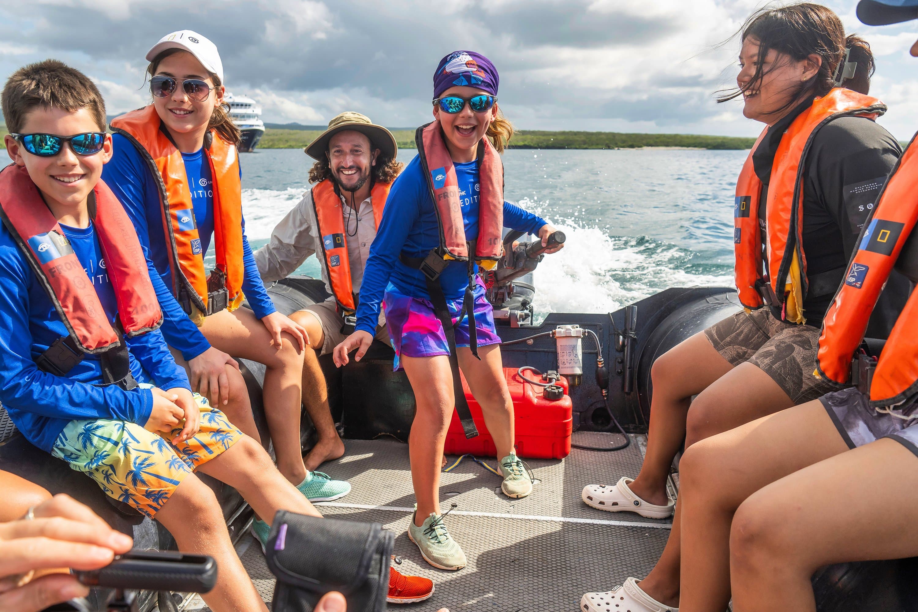 Large RGB-LEX-Ecuador Galapagos Islands - CES Zodiac - DV577.jpg