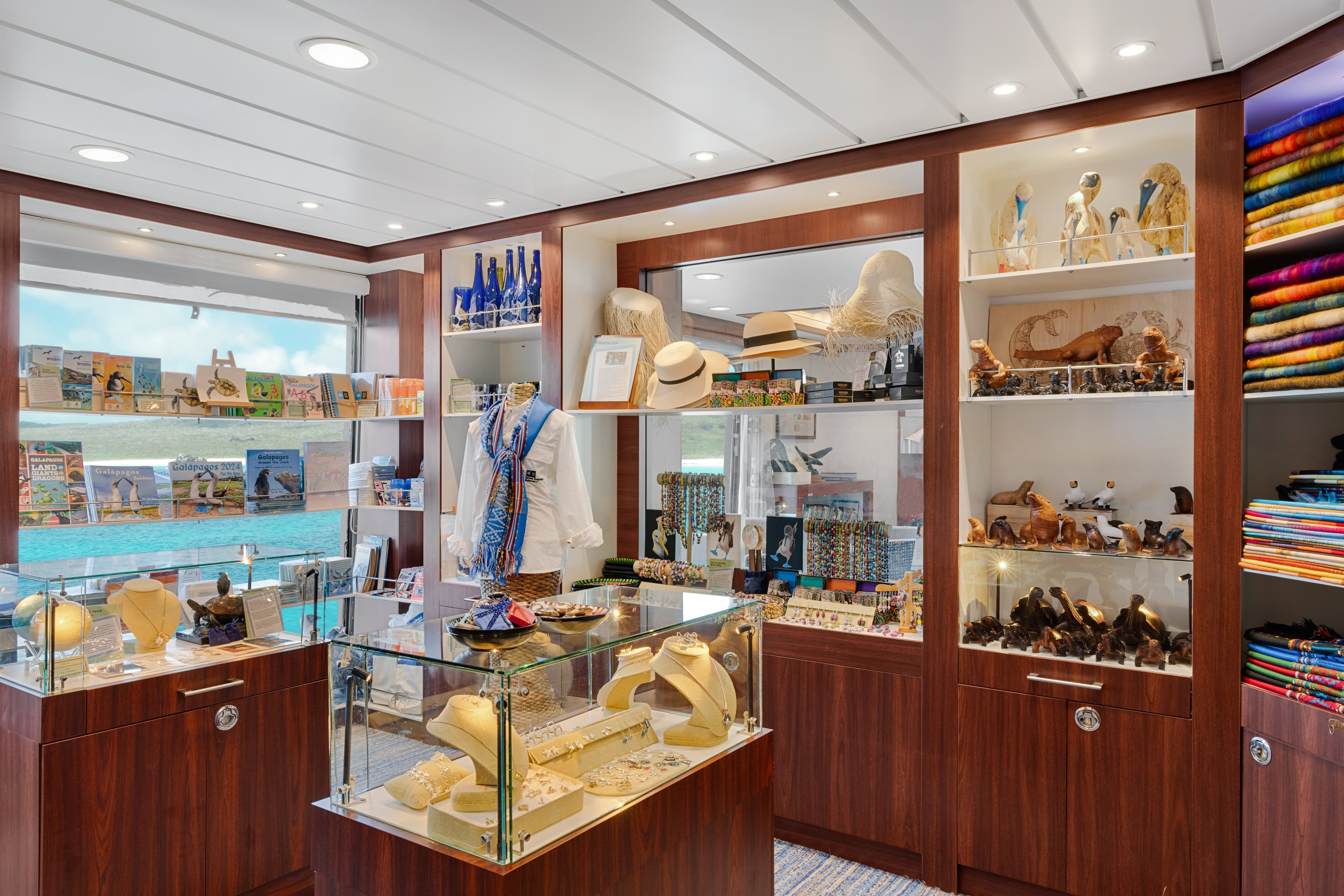 Large RGB-LEX-Ship NG Endeavour II Interior DS-EC24-0661.jpg