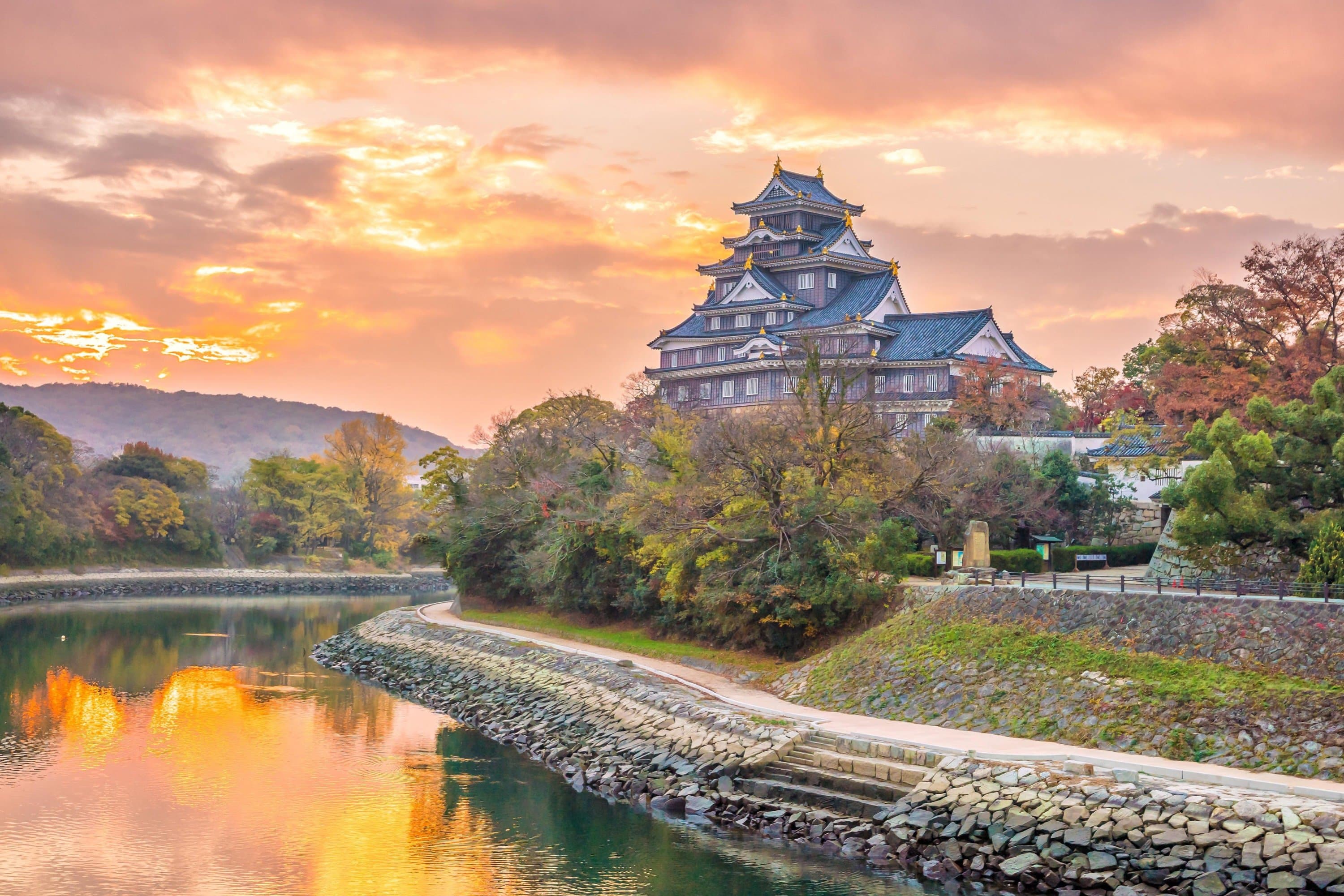 Okayama-Castle-shutterstock_1271865814.jpg