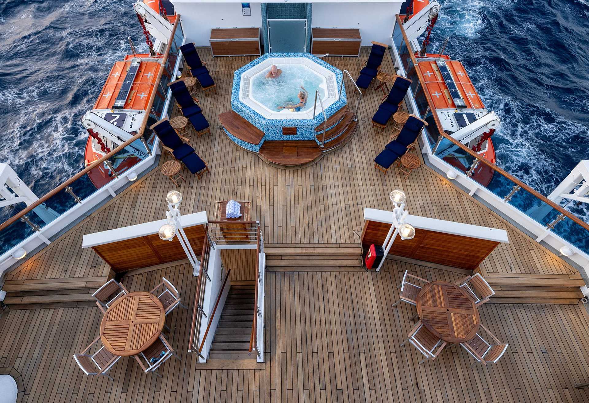 08_Large RGB-LEX-Ship NG Orion Exterior - Sundeck - DSY4A3155.jpg